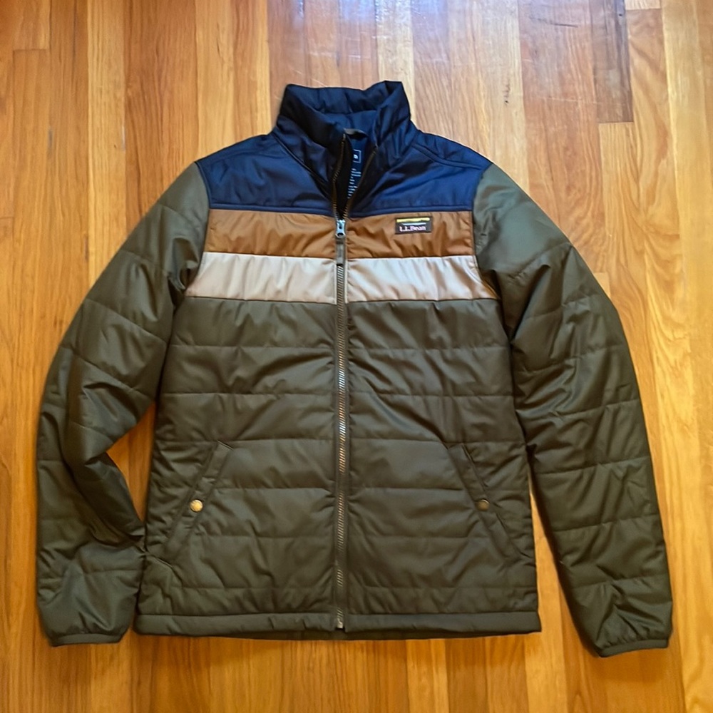 L.L. Bean M’s Mountain Classic Puffer, Size S